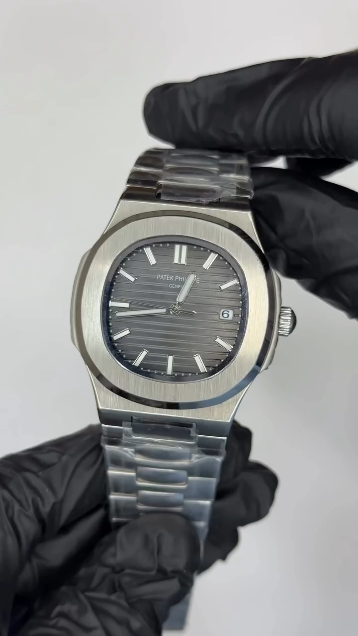 Patek Philippe Nautilus Mastercopy - Silver Chain Grey Dial