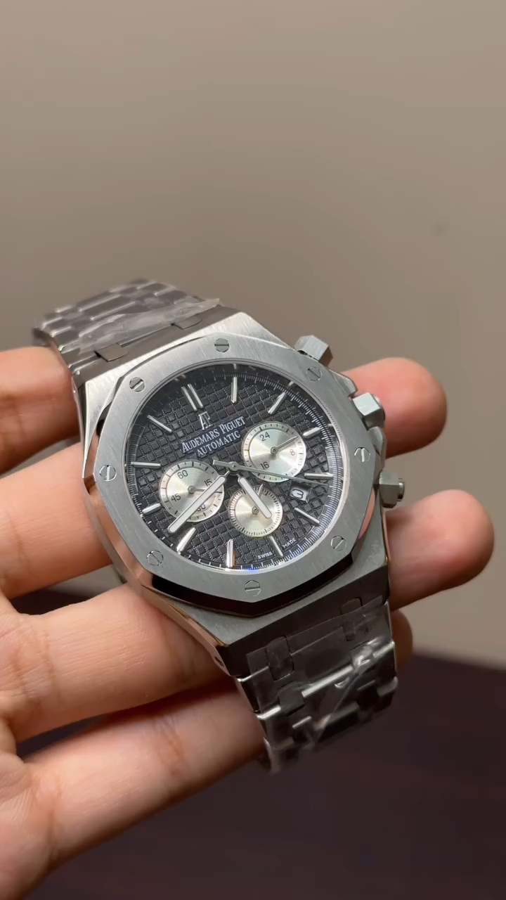 Audemars Piguet Royal Oak Mastercopy - Silver Chain Black Dial
