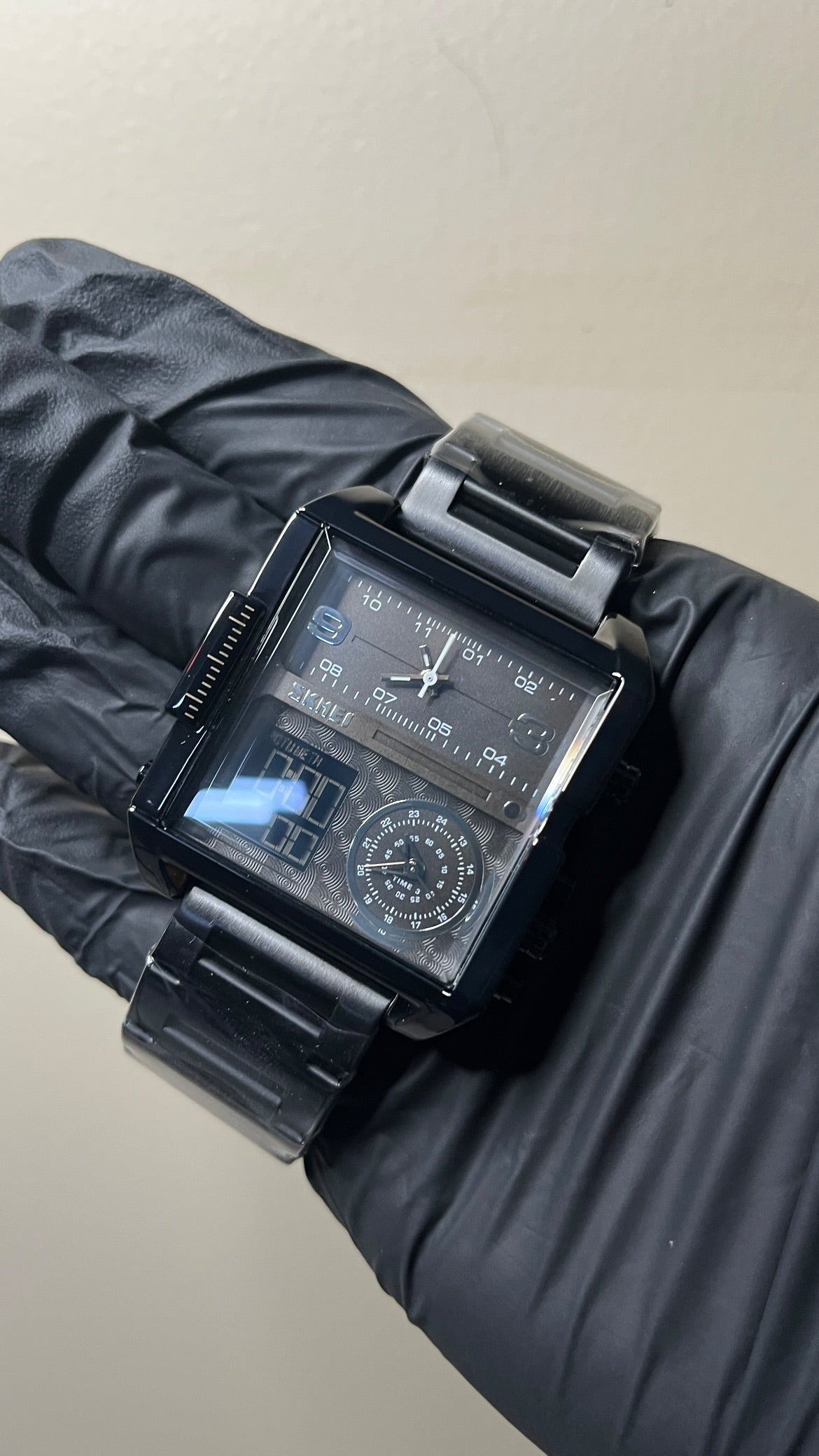 Skmei Old School First Copy - Black Chain Black Dial