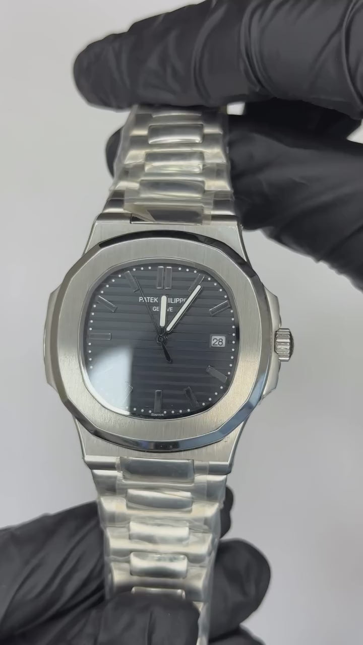 Patek Philippe Nautilus Mastercopy - Silver Chain Black Dial