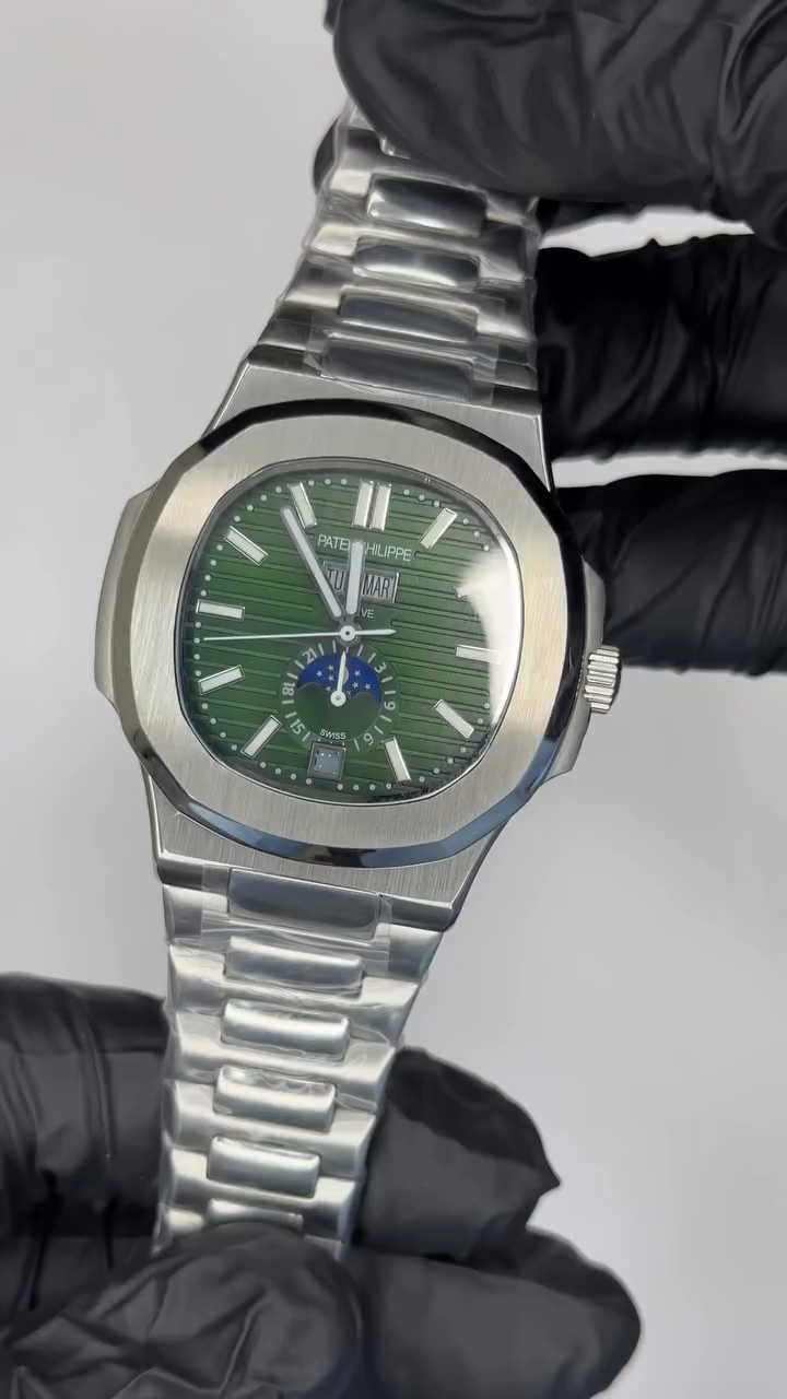 Patek Philippe Nautilus Moon Phase Mastercopy - Silver Chain Green Dial