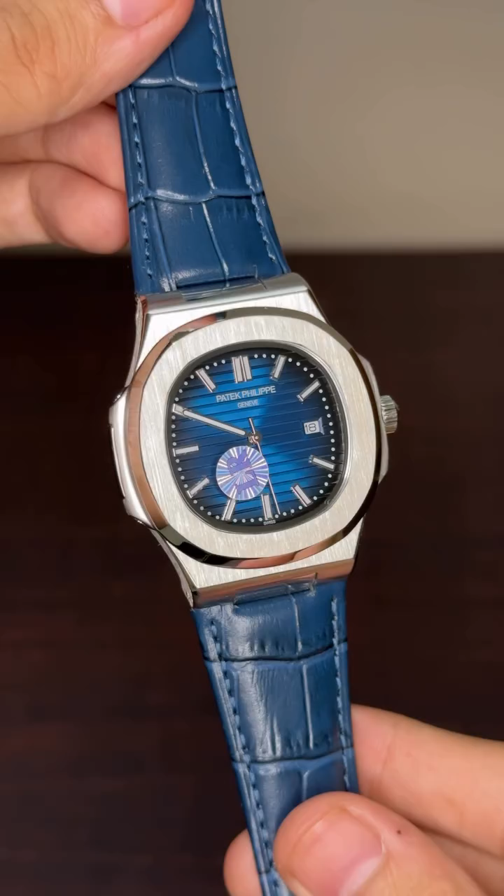 Patek Philippe Nautilus Mastercopy - Blue Dial With silver Bezel