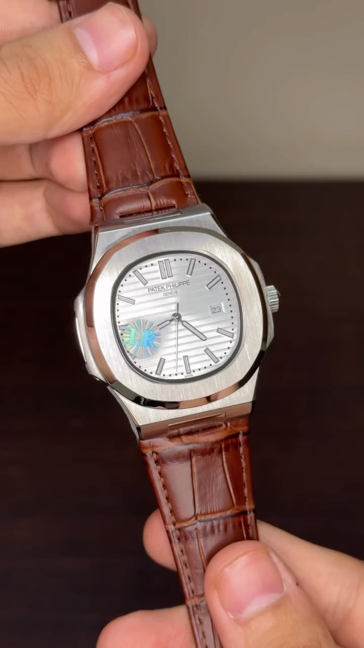 Patek Philippe Nautilus Mastercopy - Silver Dial With Silver Bezel