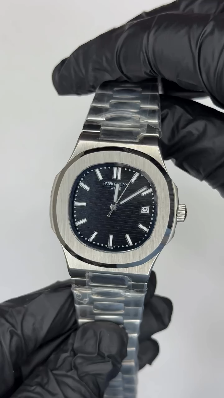 Patek Philippe Nautilus Mastercopy - Silver Chain Black Dial