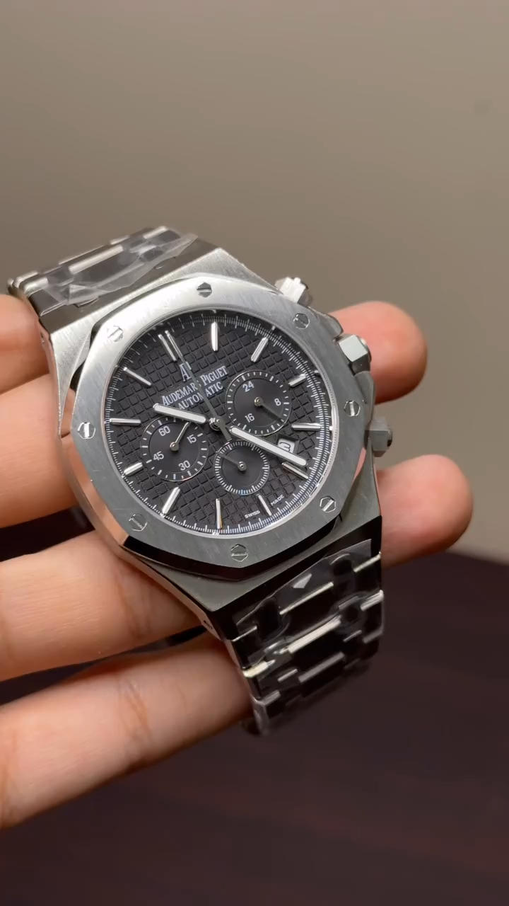 Audemars Piguet Royal Oak Mastercopy - Silver Chain Black Dial